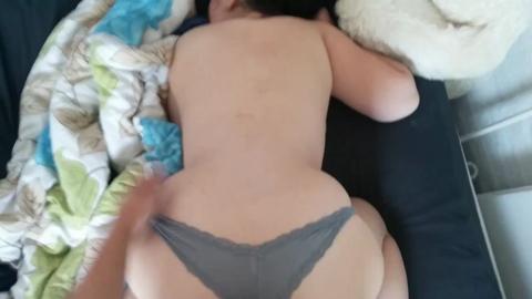 587